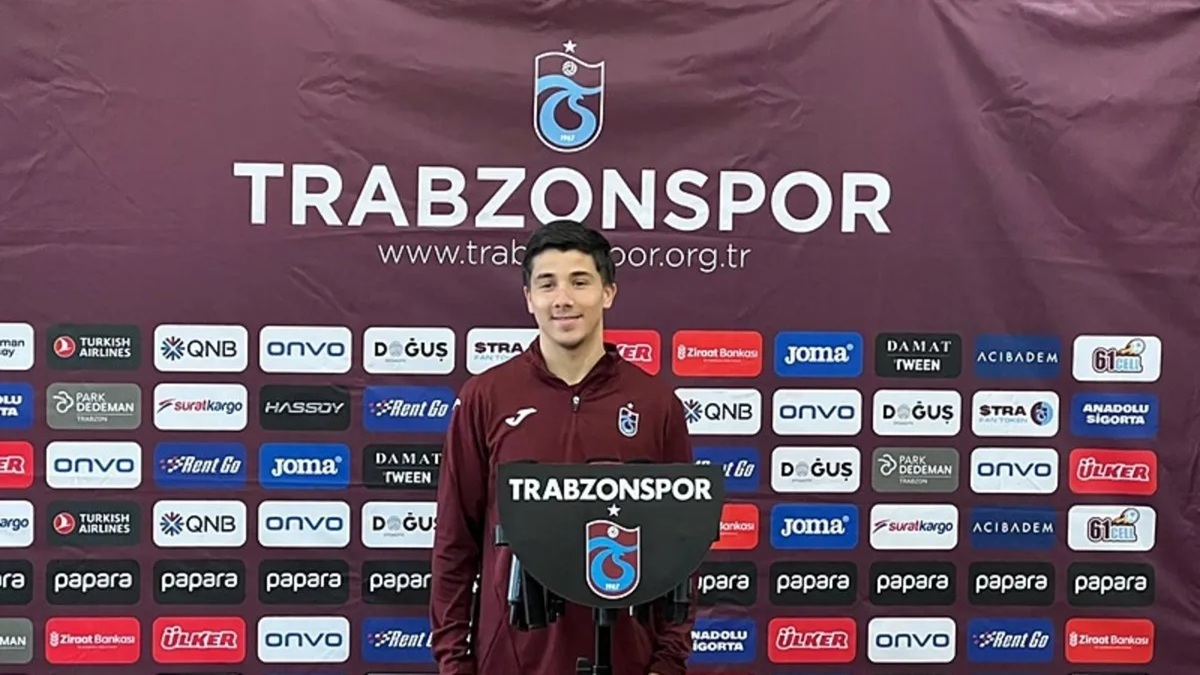 Trabzonspor’un Yıldızı Benjamin Bouchouari’den Forma Sevinci