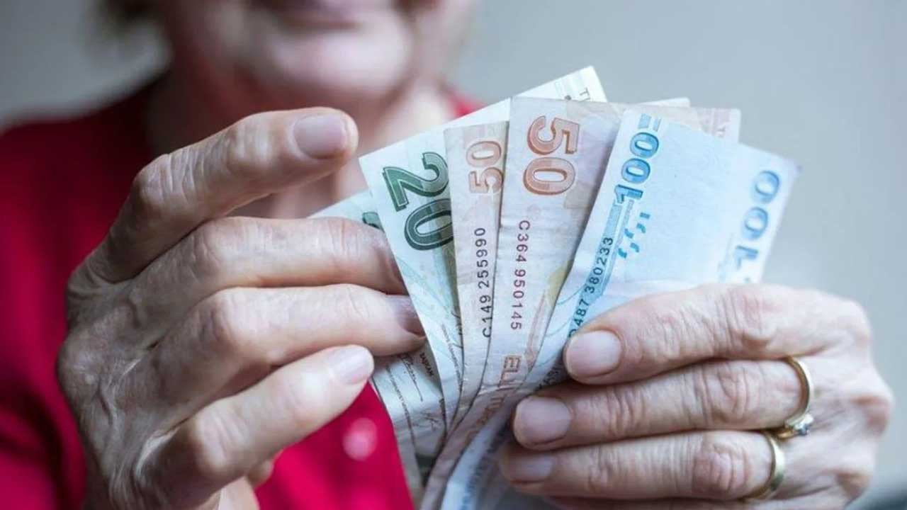 Sigortasız ev hanımlarına e-devlet ve PTT üzerinden yardım müjdesi!